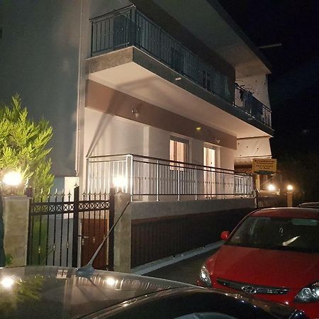 Dimitris Apartments Nea Plagia Ngoại thất bức ảnh
